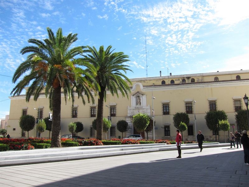 Badajoz Adelante ve ''improvisada'' la idea de destinar el Hospital Provincial como mercado y hostelería