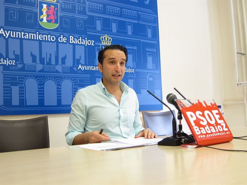 El PSOE proponer destinar 11,7 millones al Plan de Impulso con partidas para barriadas, bomberos o policías locales