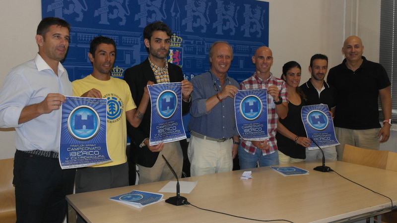 Más de 300 triatletas de toda España y Portugal participarán en el XII Triatlón Puerta de Palma