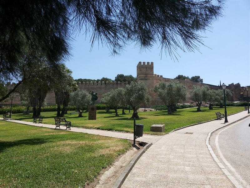Amigos de Badajoz organiza para este jueves una visita que invita a recorrer la Alcazaba durante el atardecer