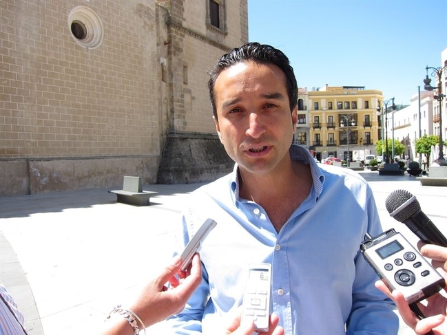 El PSOE de Badajoz afirma que las inversiones de la diputación ''tapan las carencias'' del ayuntamiento en las pedanías