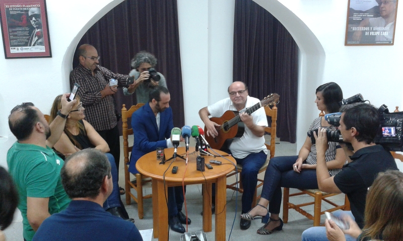 El guitarrista Miguel Vargas y el bailaor Jesús Ortega dan ''vida'' al Centro Regional del Flamenco