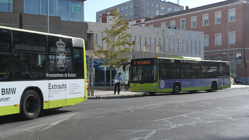 El PSOE pide reforzar la línea 18 del bus urbano en horas punta 