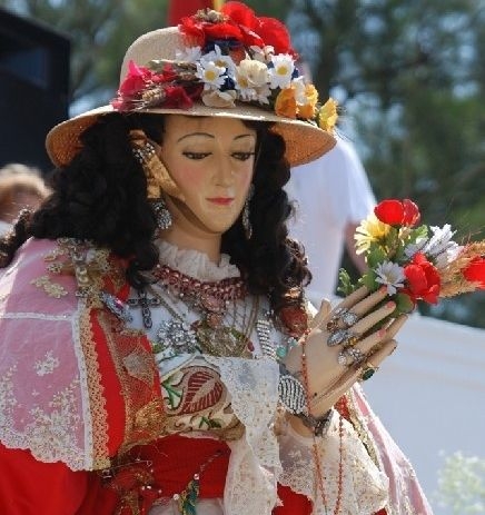 La asociación Amigos de Badajoz dedica su calendario 2017 a la Virgen de Bótoa