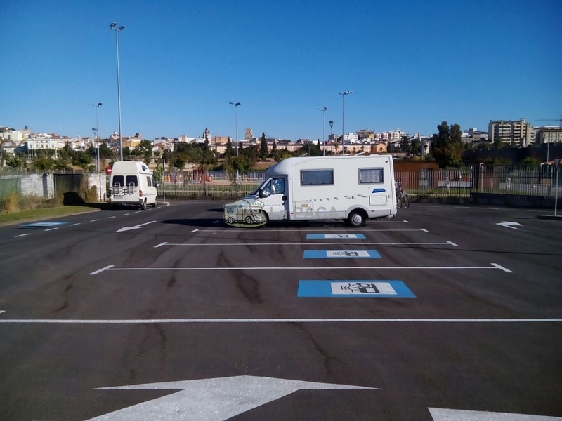 El estacionamiento de autocaravanas de Badajoz permanecerá cerrado por obras para ampliar los aparcamientos
