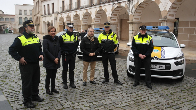 El ayuntamiento invierte 110.000 euros en tres nuevos vehículos de la Policía Local