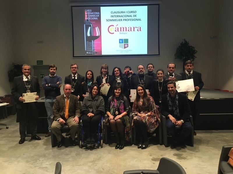 Catorce alumnos conocen el mundo del vino a través del Curso de Sommelier de la Cámara de Comercio de Badajoz