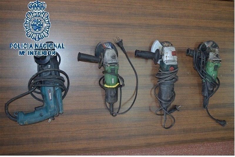 Detenidos cuatro jovenes de 17 años por robar herramientas del Servicio de Obras del Ayuntamiento de Badajoz