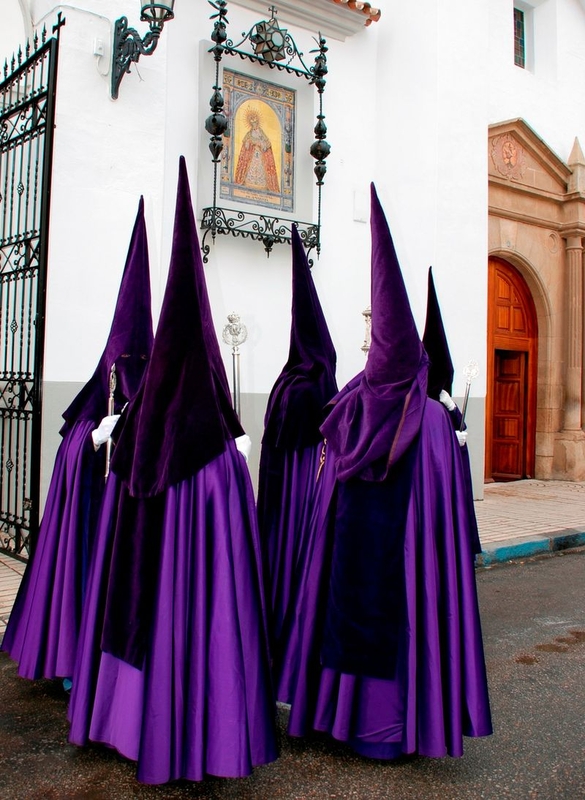 Rodríguez Plaza muestra su interpretación fotográfica de la semana santa pacense 