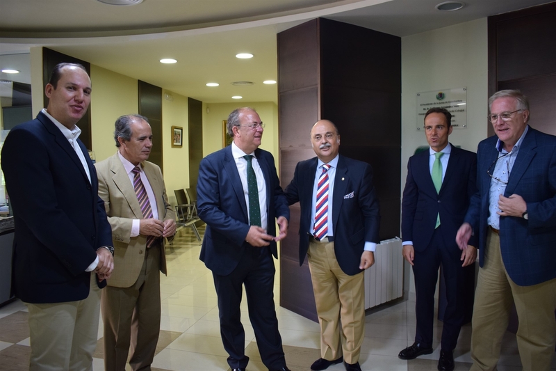 Monago critica el retraso de la Junta de Extremadura para la licitación de la Facultad de Medicina