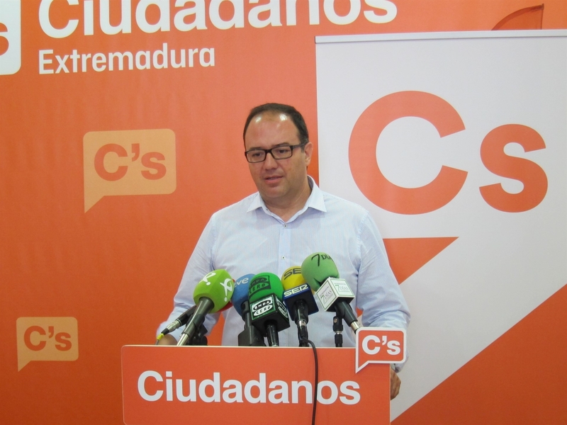 C's renueva en junio su dirección local de Badajoz en medio de la ''complicada'' situación que vive su grupo municipal