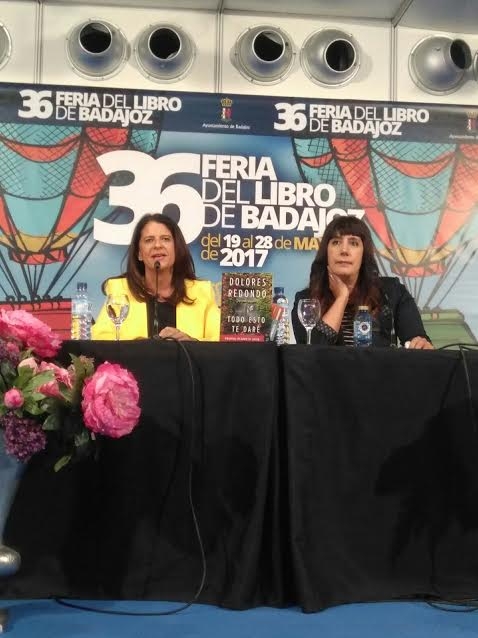 Dolores Redondo trae a Badajoz su Premio Planeta 