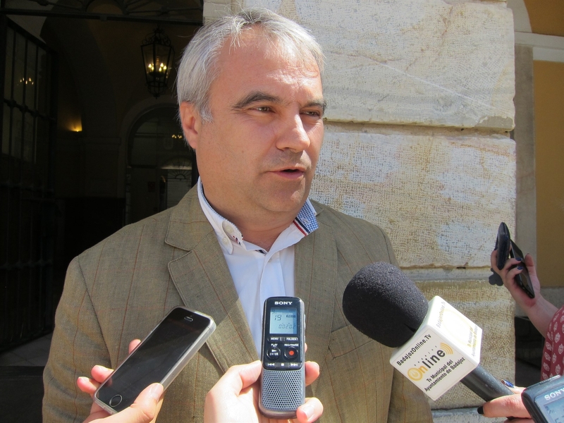 Fragoso apunta que intenta llegar a un '''acuerdo'' con Cs que permita aprobar el presupuesto de Badajoz para 2017