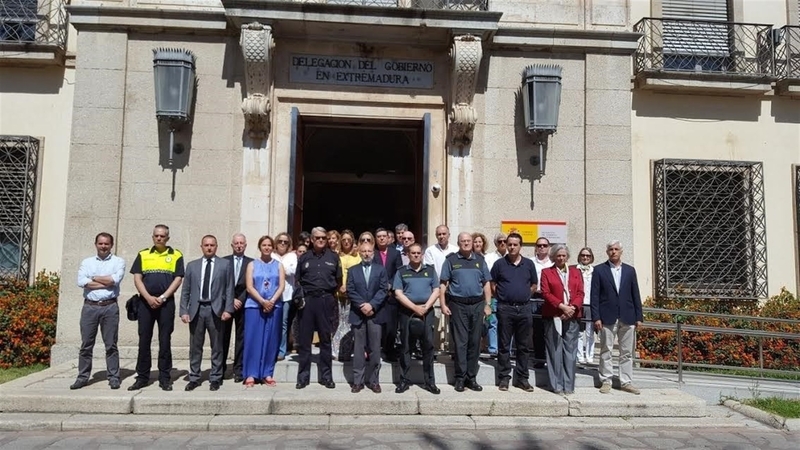 Badajoz guarda un minuto de silencio por los últimos atentados de Londres y en ''defensa'' de la libertad y la democracia