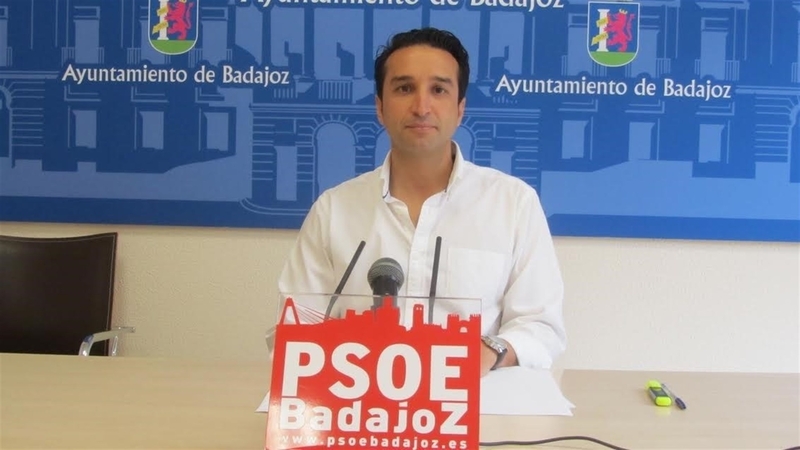 El PSOE pide a Fragoso que lleve a pleno de junio el presupuesto 2017, que ''ya lo tiene aprobado con su nueva concejala''