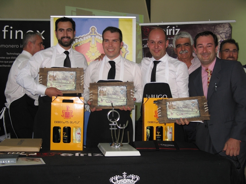 El pacense Juan José Masa se proclama ganador del VI Concurso Nacional de cortadores de jamón de Corteconcepción