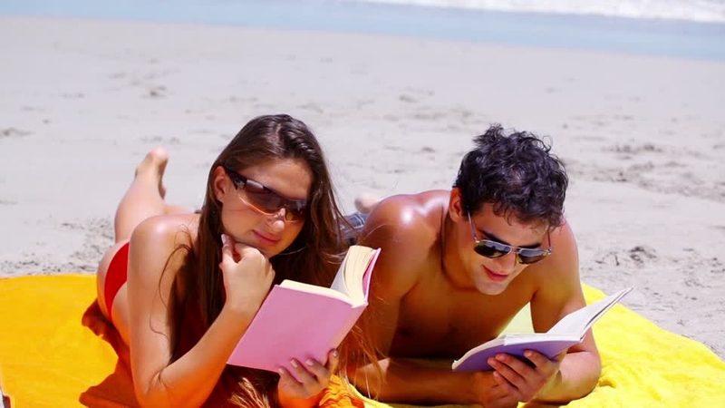 El Colegio de Farmacéuticos de Badajoz recomienda usar gafas de sol ''de calidad'' que protejan al ojo de la radiación