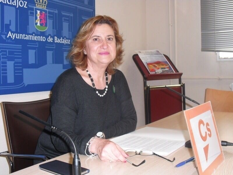 La portavoz de Ciudadanos en el Ayuntamiento de Badajoz sufre un escrache en la puerta de su casa