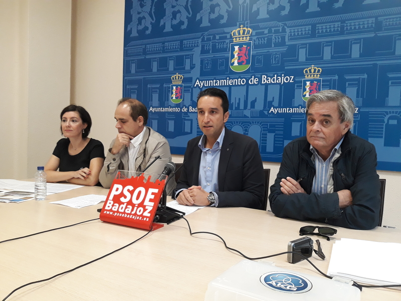 El nivel de ''abandono'' en la Urbanización Guadiana llega a ser ''injustificable'' según el PSOE