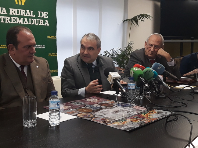 Fragoso considera que ''no es momento'' para que Badajoz tenga una bandera  