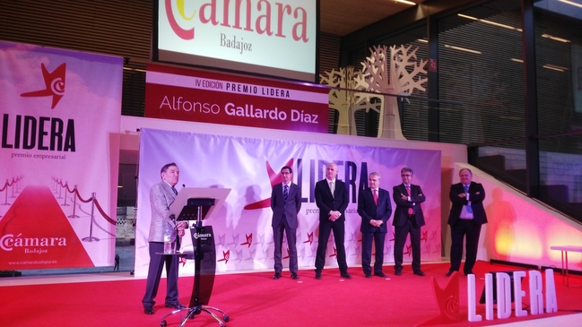 La Cámara de Comercio de Badajoz reconoce la labor del empresario Alfonso Gallardo