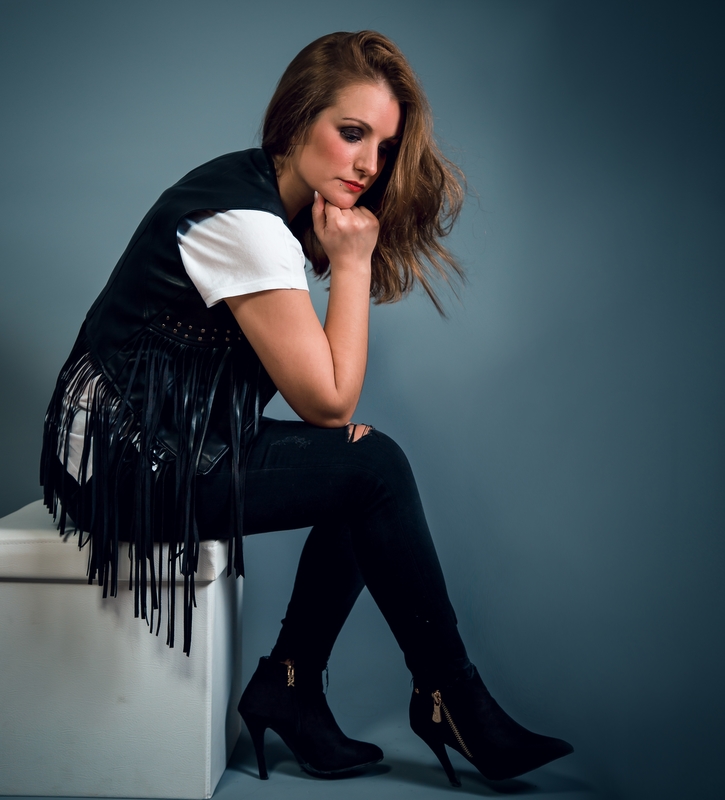 La cantante pacense Miriam Sáez lanza el single de su segundo disco