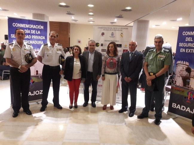 La subdelegada del Gobierno en Badajoz destaca la gran colaboración que presta la Seguridad Privada a las Fuerzas y Cuerpos de Seguridad del Estado