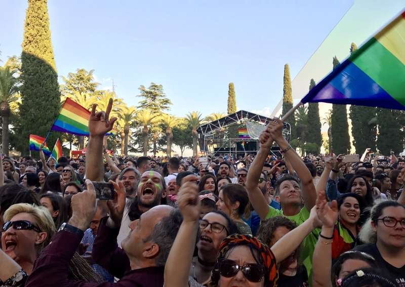 Más de 25.000 personas reivindicaron la diversidad en la fiesta de Los Palomos