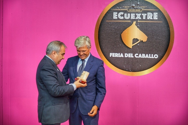 Fragoso destaca la fusión de diversión y negocios en Ecuextre durante su inauguración