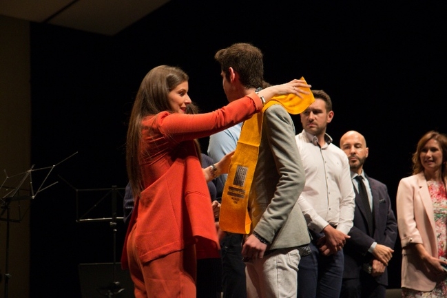El López de Ayala acogió el acto musical e imposición de becas de los conservatorios 'Juan Vázquez' y 'Bonifacio Gil'