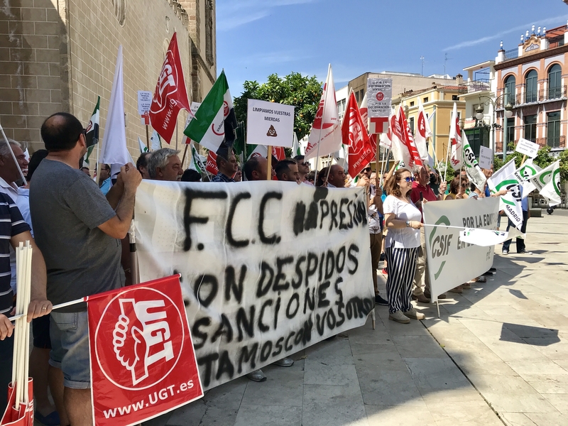 Desconvocada la huelga de limpieza de los trabajadores de FCC en Badajoz