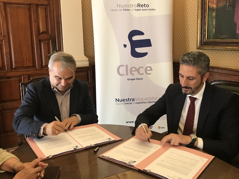 El alcalde de Badajoz firma un convenio con Clece para favorecer la contratación de personas desfavorecidas