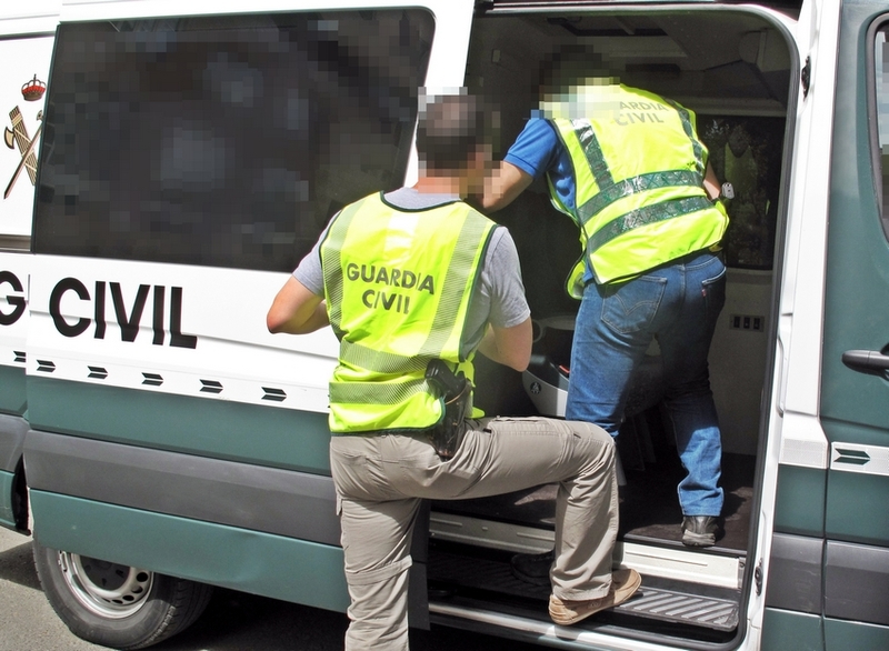 La Guardia Civil detiene a los  integrantes de un grupo organizado por 16 robos en cementerios, viviendas y establecimientos públicos
