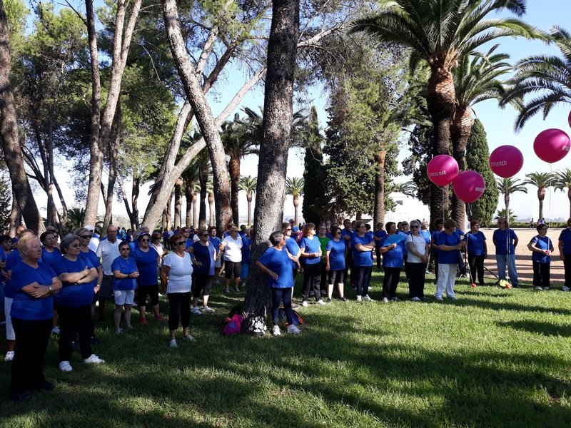 Cerca de 1.000 mayores celebran en el parque de la Alcazaba el Día Internacional de las Personas Mayores