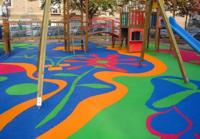 El ayuntamiento aprueba la propuesta de gasto para la instalación de juegos infantiles en Badajoz por 30.000 