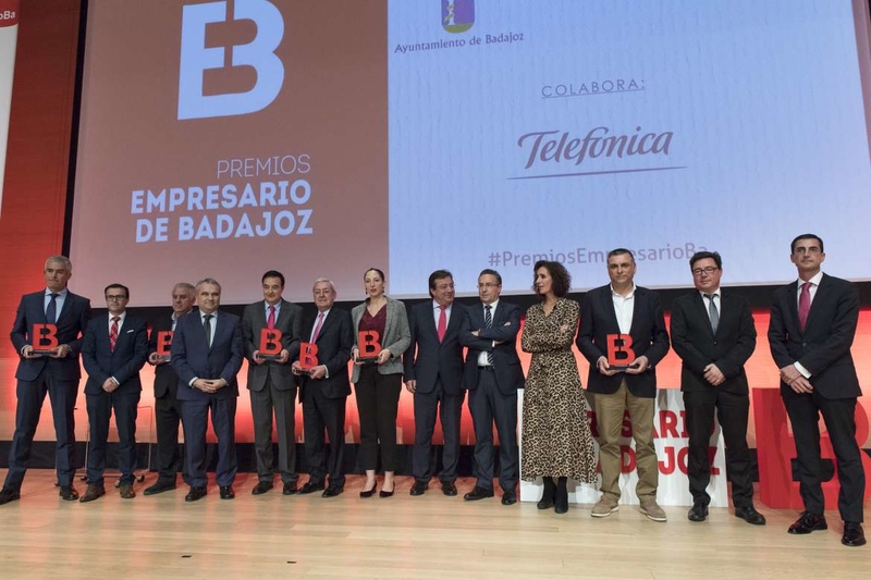 Fernández Vara participa en la Gala de Entrega de los Premios Empresario de Badajoz