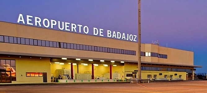 Badajoz Adelante propone una terminal de carga para el Aeropuerto