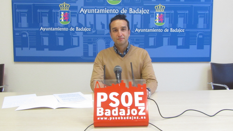 ''A Fragoso le falta por cumplir el 72% de su programa electoral'' según Cabezas