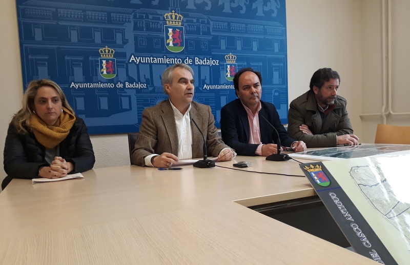 El alcalde destaca que sólo el año pasado el ayuntamiento invirtió en el casco antiguo más de 3,5 millones de euros