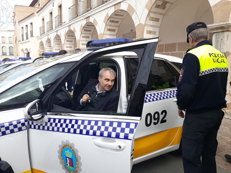 Badajoz invierte 250.000  en la adquisición de nuevos vehículos de la Policía Local