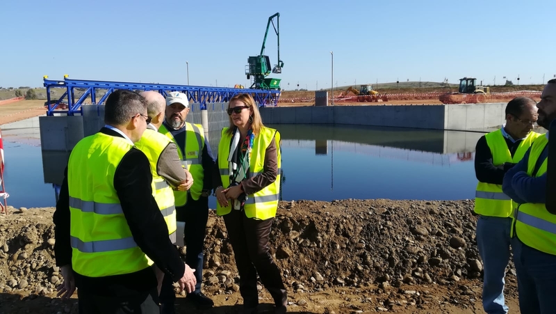 Extraídas 180.000 toneladas de camalote del río Guadiana
