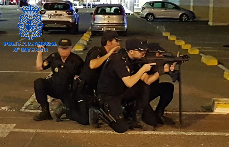 Policía Nacional realiza un simulacro sobre un incidente Amok en los Carrefour de Badajoz 