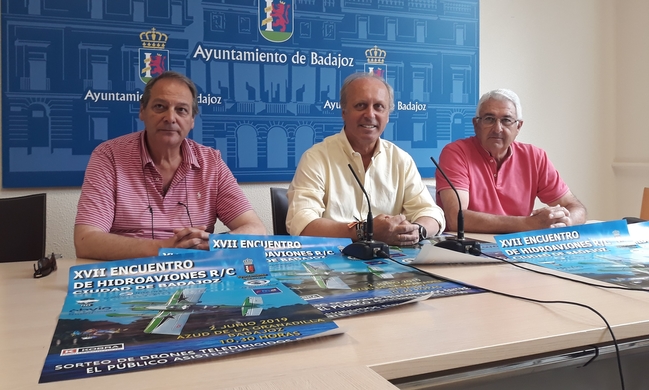 Este domingo el azud de la Granadilla acoge el XVII Encuentro de Hidroaviones R/C Ciudad de Badajoz  