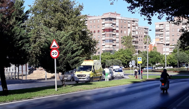 Atropellan a una joven en la avenida Sinforiano Madroñero