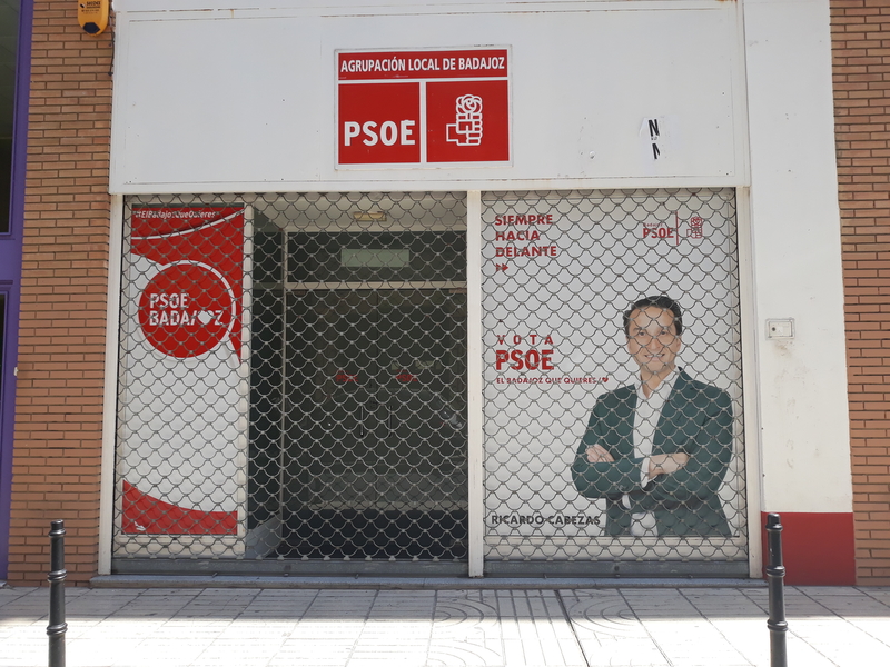 El PSOE de Badajoz cierra su sede de la calle Zurbarán