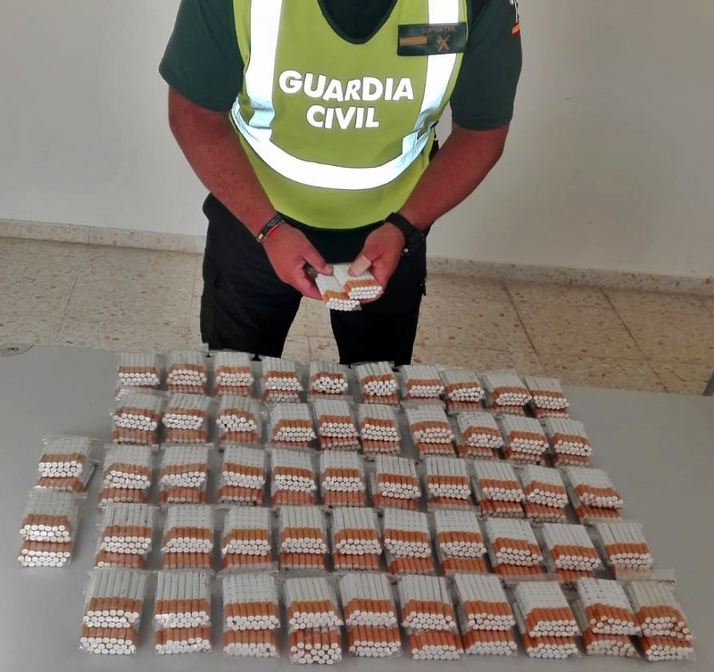 La Guardia Civil interviene 2.120 cigarrillos de �fabricación casera� preparados para su venta clandestina