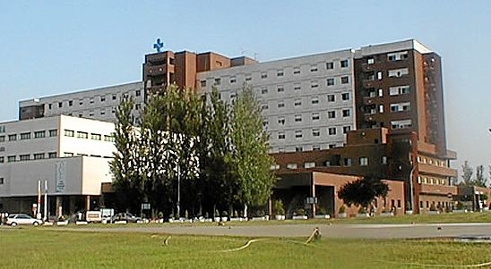 La persona herida en el tiroteo del Puente Real se recupera en el Hospital Universitario
