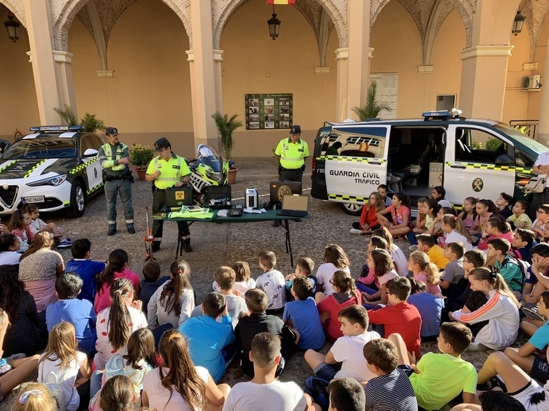 Jornada de Puertas Abiertas para centros docentes con motivo de la Festividad de la ''PATRONA DE LA GUARDIA CIVIL''