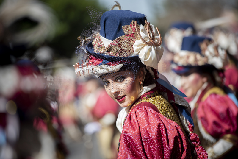 Arnelas expone en El Corte Inglés la 'Luz y color en el Carnaval de Badajoz'