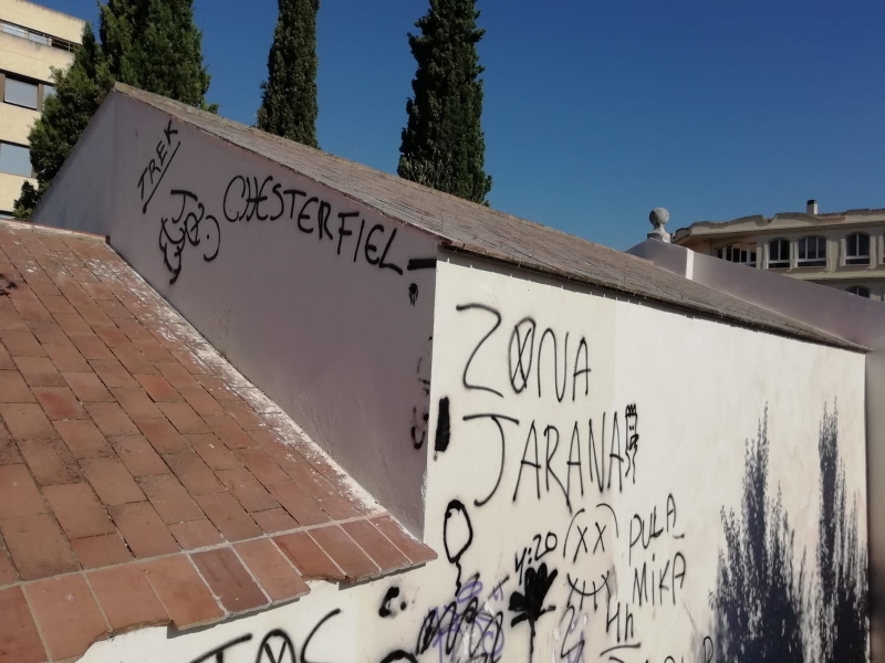 La Asociación Amigos de Badajoz cree que la últimas agresiones al patrimonio están relacionadas con los ''botellones''